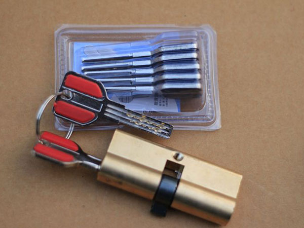 银海24小时上门开锁公司